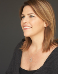 Amy Shuber Headshot